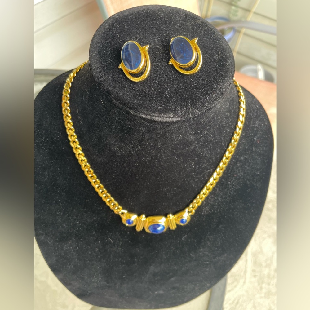 Vintage Trifari set